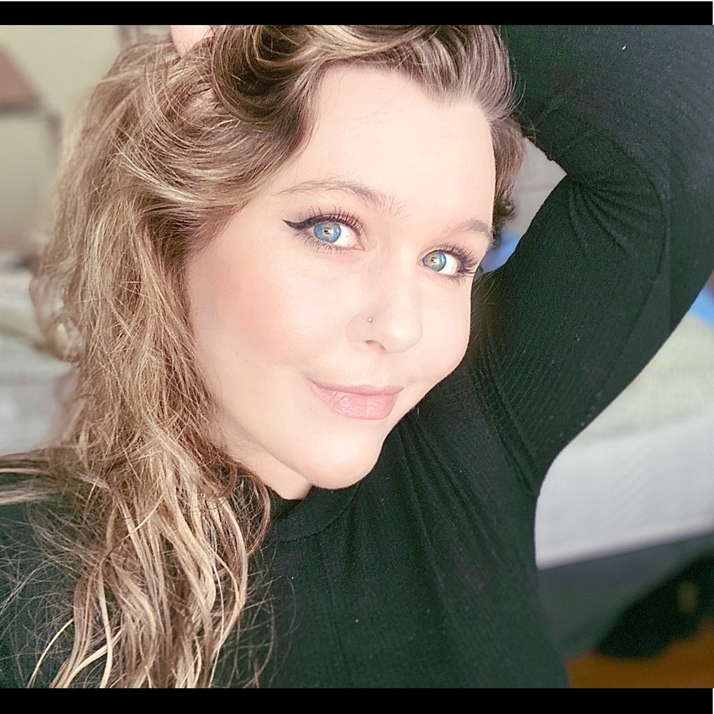 Meet your Posher, Lexi